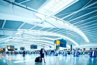 Aprovechar los datos de un sistema de seguridad física, para transformar las operaciones en aeropuertos y la experiencia del pasajero