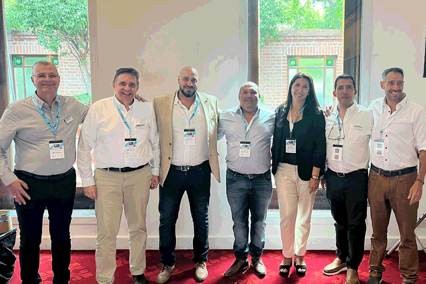 Gerardo González, Director de Ventas LATAM, Brasil y Caribe - Eugeni Mula, Director Comercial - Ariel Ruggiero,  Socio Gerente FK Uhno - Sebastián D’Adario, Socio Gerente FK Unho - Lorena Penida, Socia Gerente RP Group Argentina, Manuel Madrid Gutiérrez, Soporte Técnico - César Ruggiero, Socio Gerente RP Group Argentina