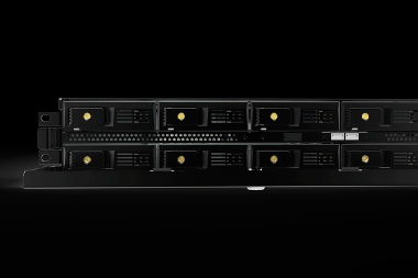 Los nuevos modelos de grabadoras exacqVision A-Series con HDD de acceso frontal y alta capacidad facilitan la expansión de almacenamiento