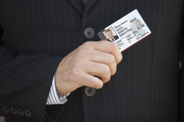 La vigencia de las credenciales físicas en las organizaciones